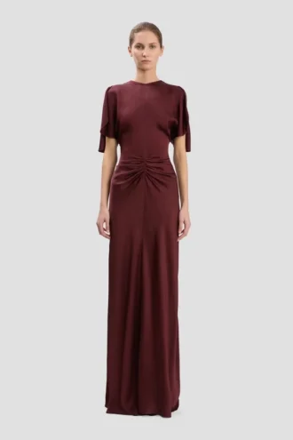 Isabella gown in burgundy Isabella gown in burgundy