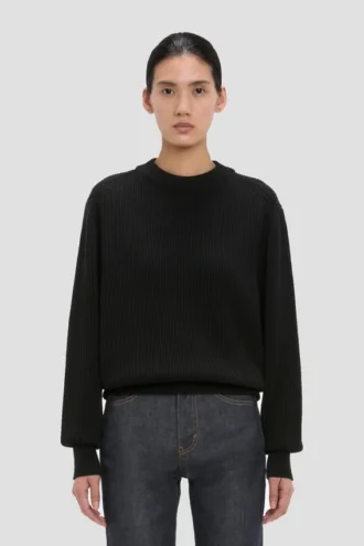Relaxed fit jumper in black